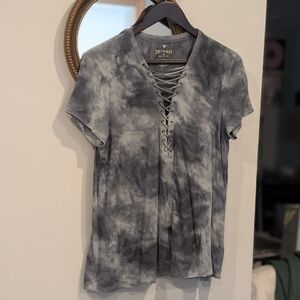 American Eagle lace up soft tee